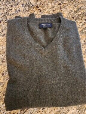 Club Room Cashmere V-Neck Sweater in Olive